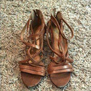 Size 10 tan wedges